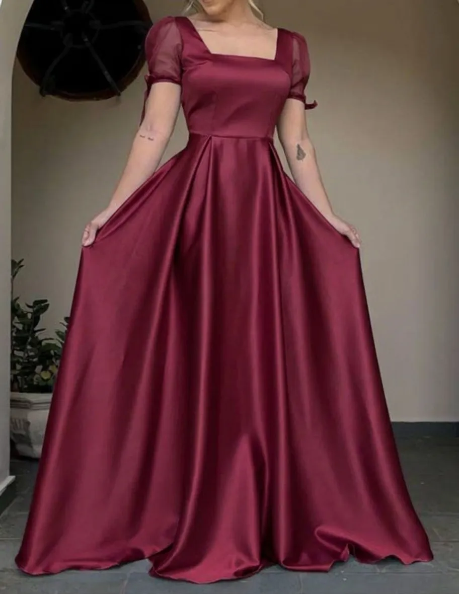 Se vende vestido de gala rojo vino, nuevo sin uso